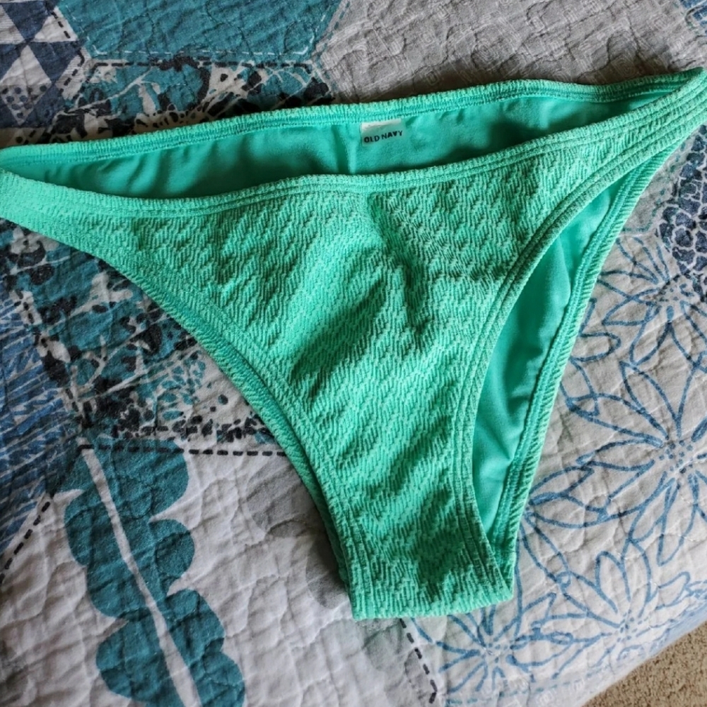 Old Navy bikini bundle - Picture 6 of 8